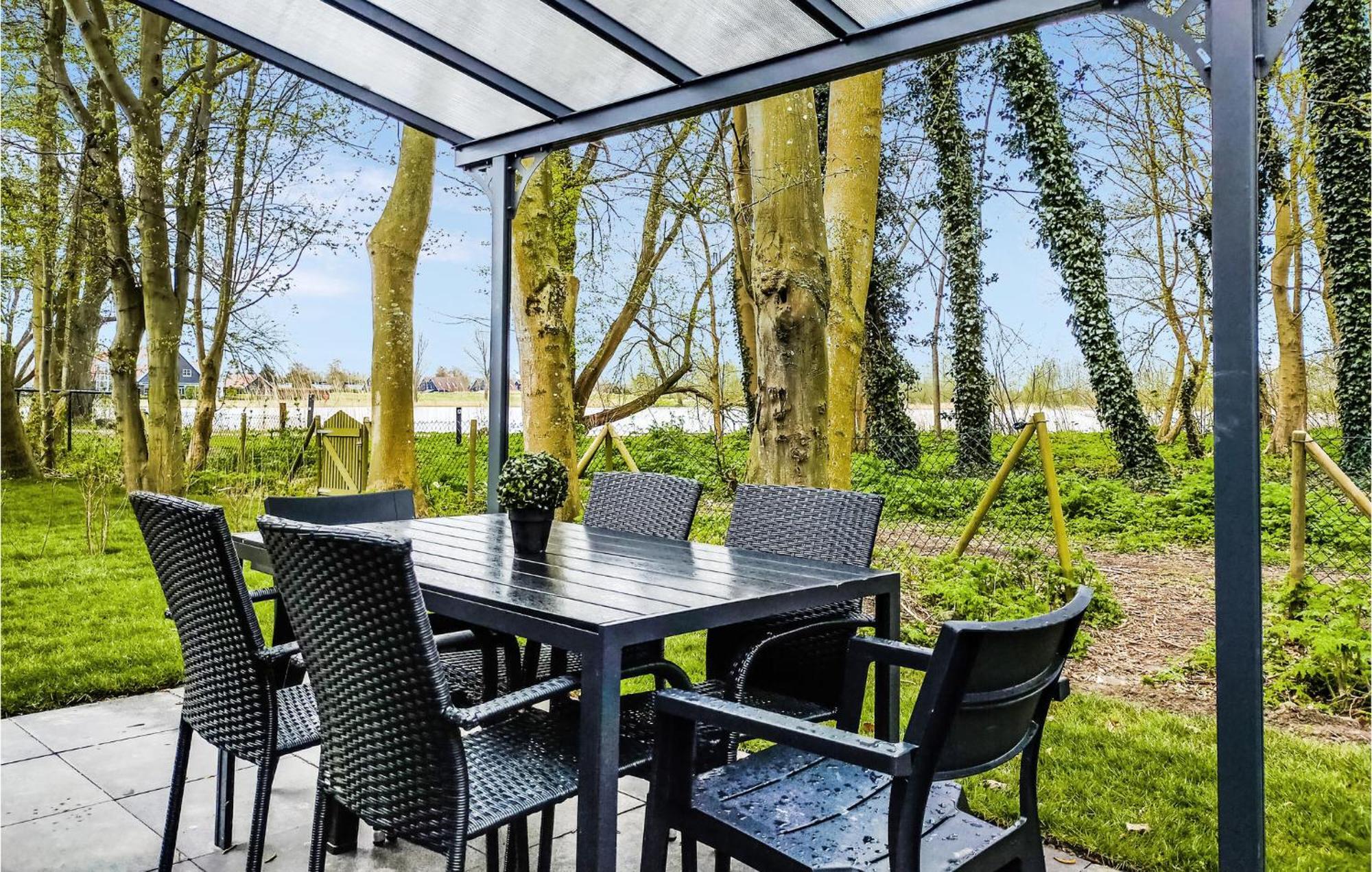 Gorgeous Home In Heinkenszand With House Sea View Екстериор снимка